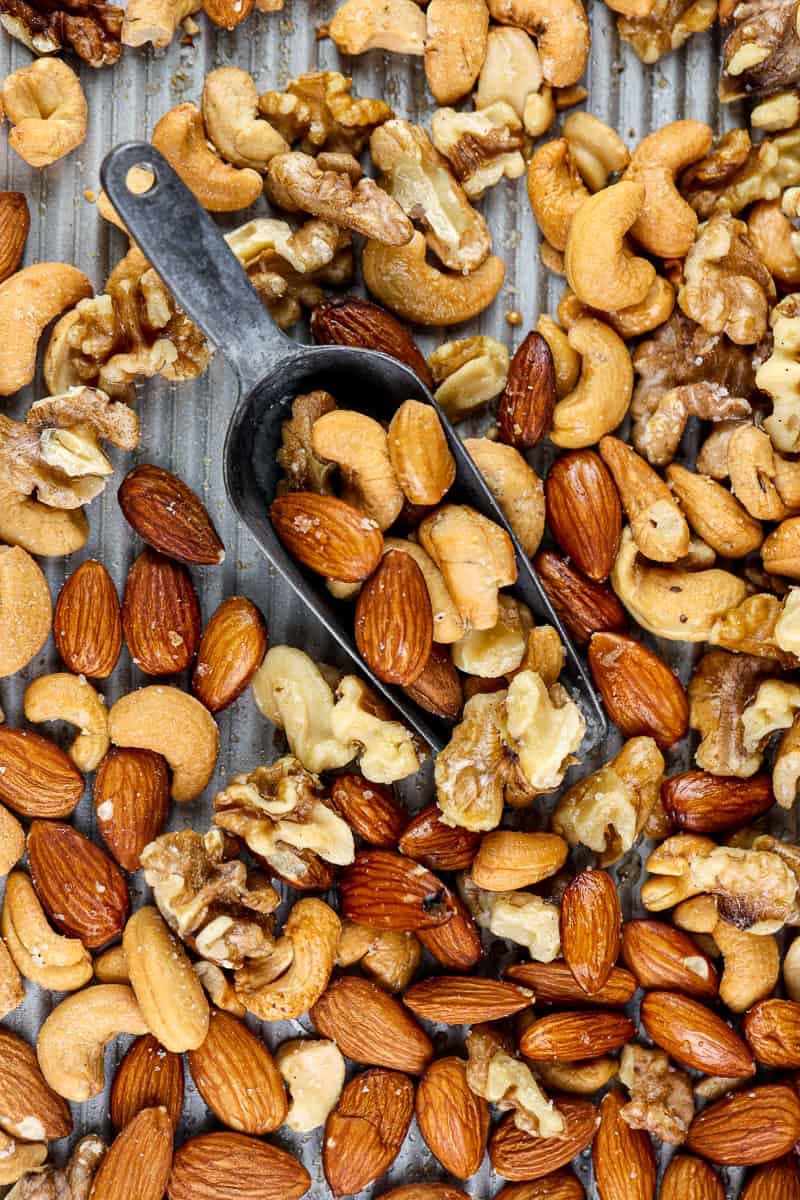Porciones de nueces y aceites: un puñado vs una cuchara — aumento silencioso de calorías