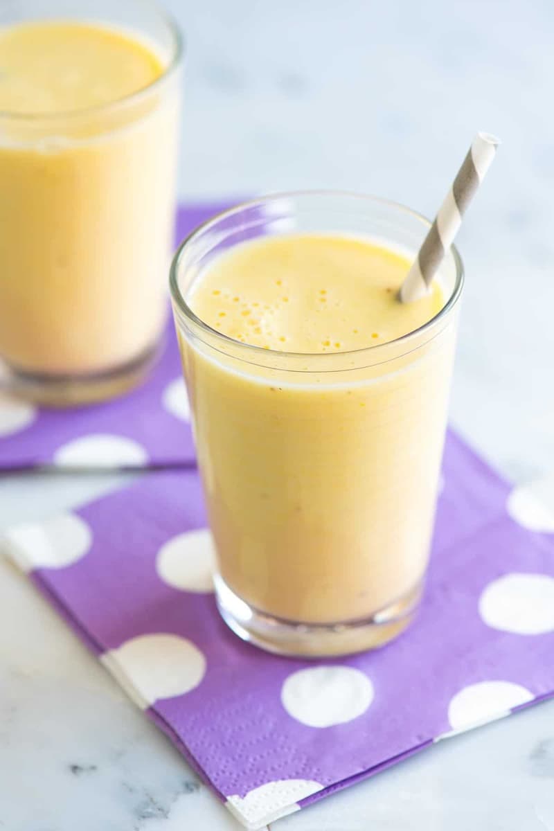 Batido casero: leche, plátano, huevo cocido — sin huevo crudo